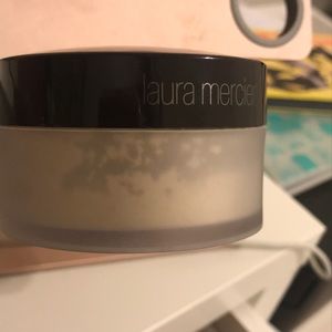 Laura Mercier Translucent Powder